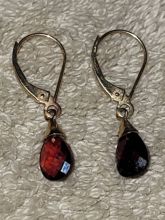 14k yellow gold pear shaped cut Garnet dangling e… - image 1