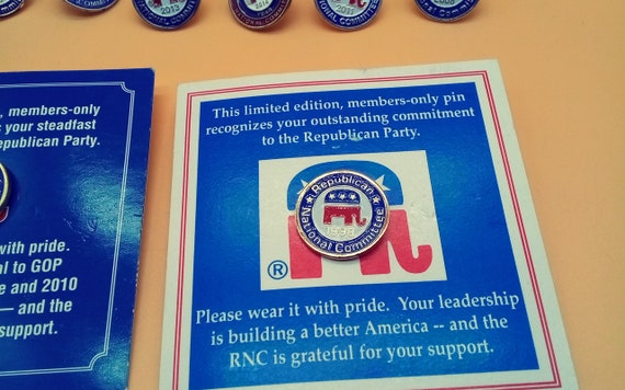 Republican National Committee pin, select years - image 9