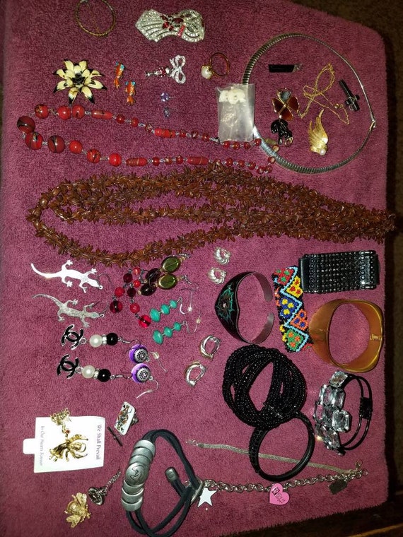 Vintage jewelry lot