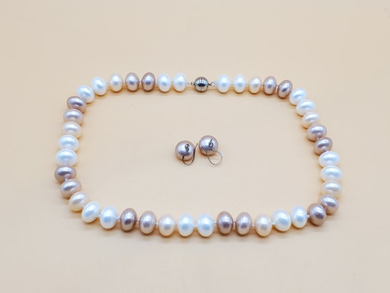Vintage warm pastel faux button pearl necklace wi… - image 7