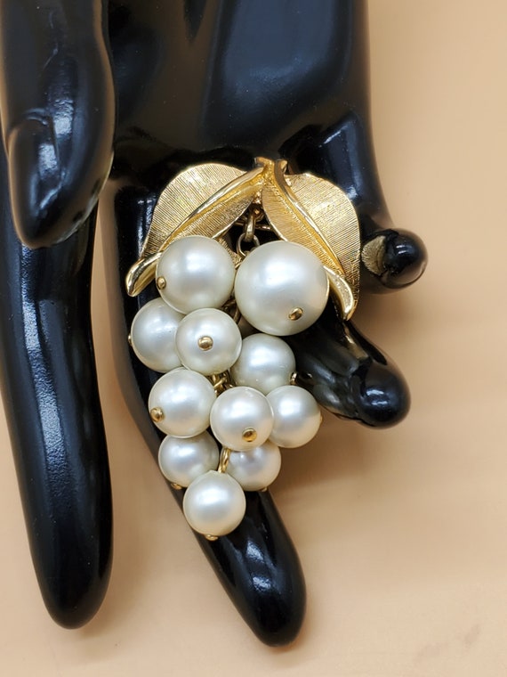 Vintage Park Lane faux pearl grape cluster brooch 