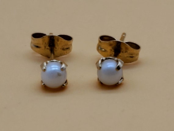 10k tiny pearl child's earrings - image 1