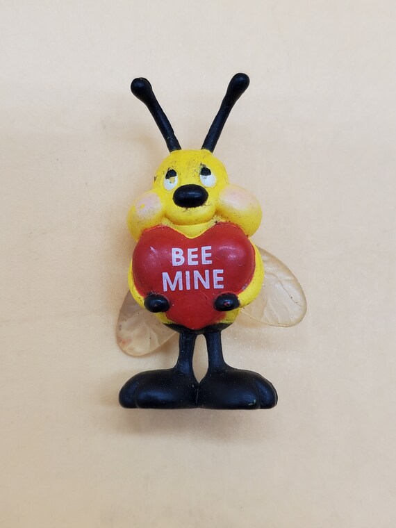 Vintage plastic BEE MINE balentine bee brooch