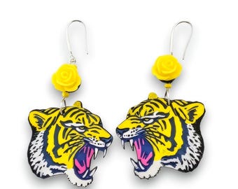 Pendientes de tatuaje de leopardo - Aros de madera de cerezo grabados con láser - Joyería única hecha a mano
