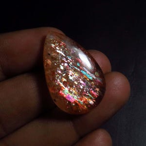 Cabochon di pietra del sole africana naturale al 100%, 23 carati, pietra preziosa di pietra del sole a reticolo arcobaleno AAA+, 28 x 18 mm, cabochon di pietra del sole sfuso per gioielli,