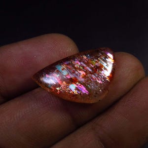 Pietra preziosa di fantasia Rainbow Sparkle Sunstone, 9 carati, pietra preziosa africana naturale al 100%, 21 x 12 mm, cabochon traslucido Sunstone AAA+, pietra preziosa curativa,