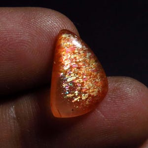 Pietra del sole africana naturale, 14 x 10 mm Pietra del sole scintillante arcobaleno Pietra preziosa traslucida, 3,9 carati, Cabochon di pietra del sole, Pietra preziosa curativa, Creazione di gioielli