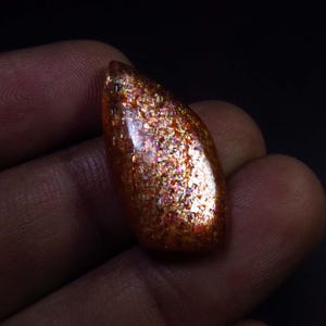 Cabochon di pietra del sole sfuso di migliore qualità, 12 carati, pietra preziosa di pietra del sole scintillante arancione, 24 x 12 mm, pietra del sole africana naturale, pietra del sole fantasia per gioielli