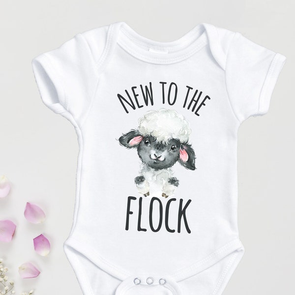 Nouveau body ou t-shirt mignon bébé mouton pour baby shower, cadeau nouveau-né, idée de faire-part de bébé pour une famille d'agriculteurs