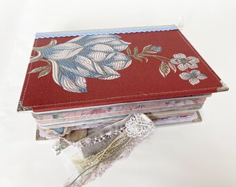 Handgemaakte Junk Journal "Flora" en Junk Journal Inspiratiebundel