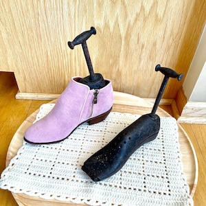 Rare Vintage Cobbler&#39;s Heavy Cast Iron Shoe Stretchers
