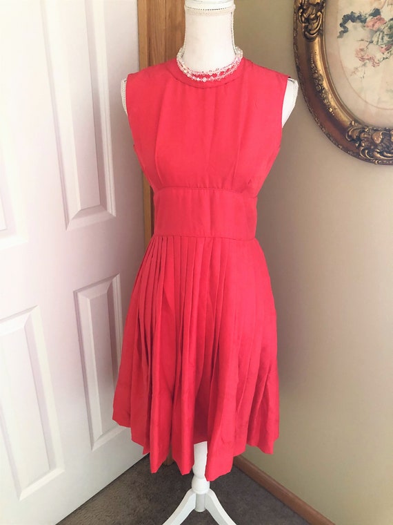 Gorgeous Vintage 1950's Deep Fuchsia/Pinky Red 10… - image 3