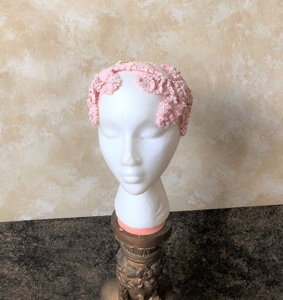 Pretty in Pink Vintage 1950s Headband Hat with Go… - image 2