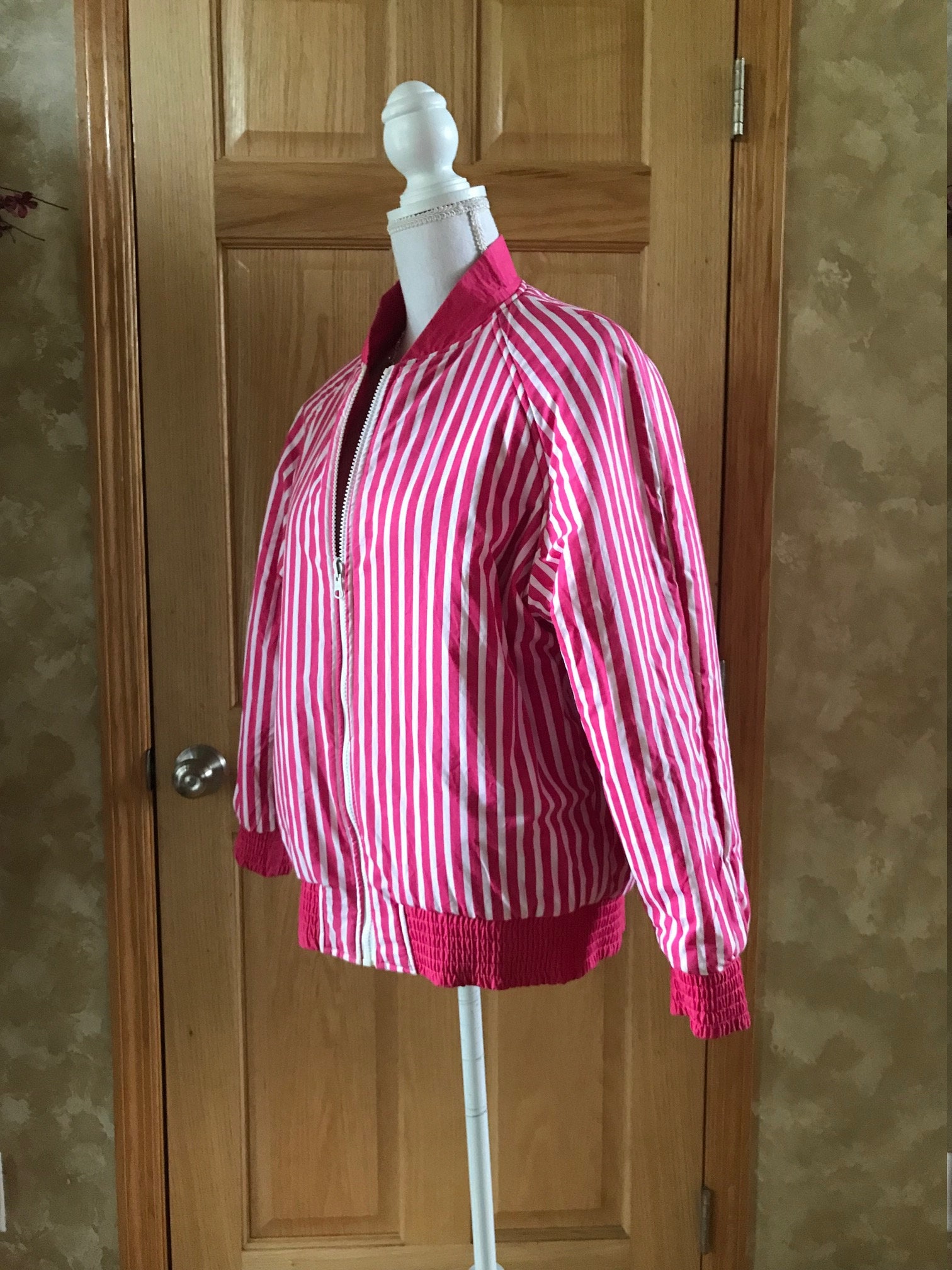 ジャケット・アウター 80s-90s hollyhock reversible China court Vintage 1980s/1990s Hot Pink/fuchsia and White Candy Striped