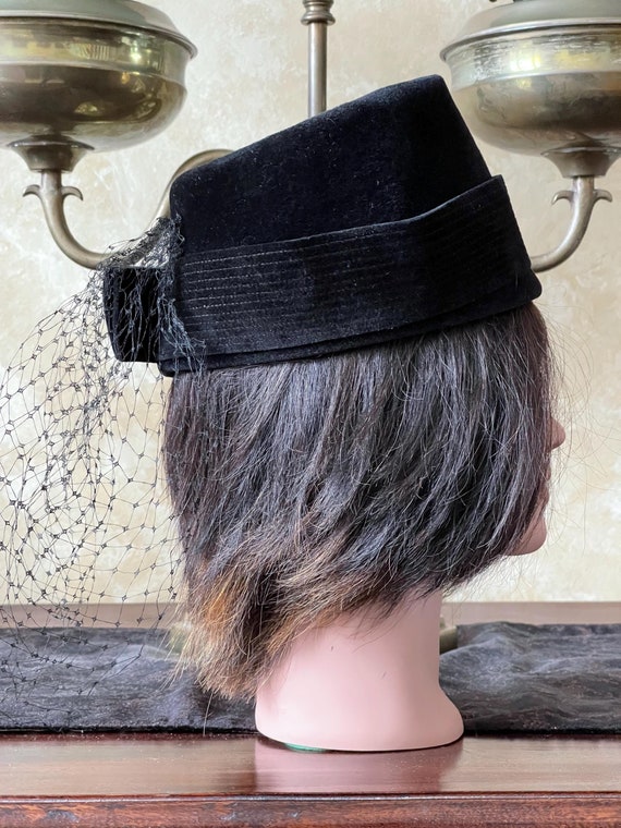 Antique velvet crown hat with netting 1950s Black Velvet Circlet Hat: Polka Dot Veil & Bows - Etsy  main image 3