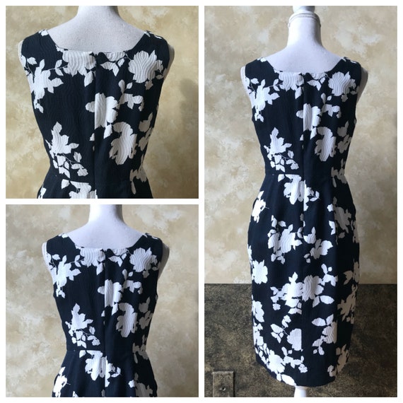 Beautiful Vintage 1990s Vibrant Navy and White Fl… - image 3