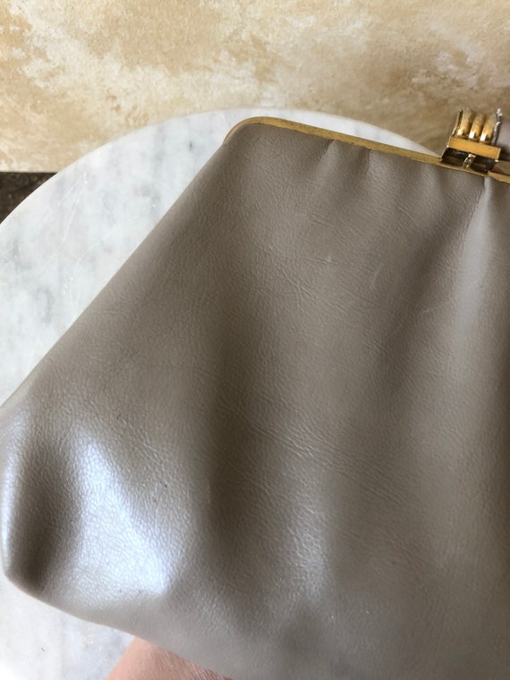 Vintage 1950s Andé Taupe Leather Clutch Purse - image 5