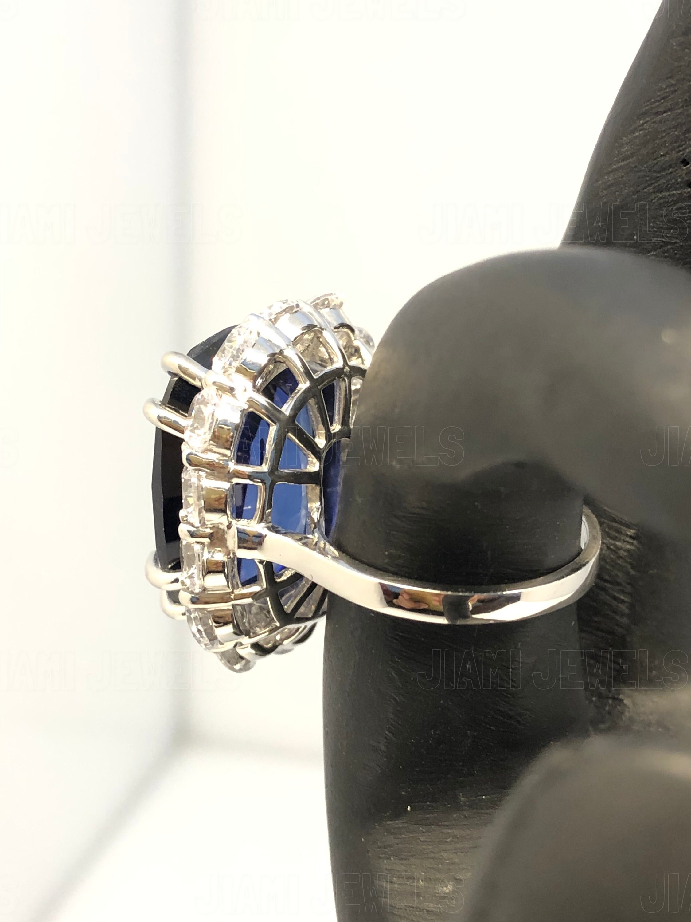 Personalisiert Vintage Halo Ring Mit Ovalem Blauen Saphir & Zirkonia – 5-7 Karat, 925 Sterling Silber