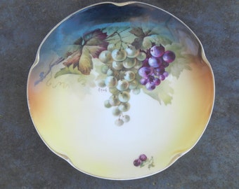 8-inch Cabernet Handpainted Grape Ceramic Plate in 3 Versions