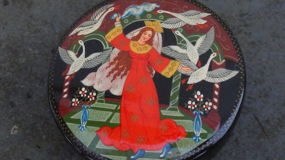 Pretty Hand Painted Lidded Trinket Box! - image 1