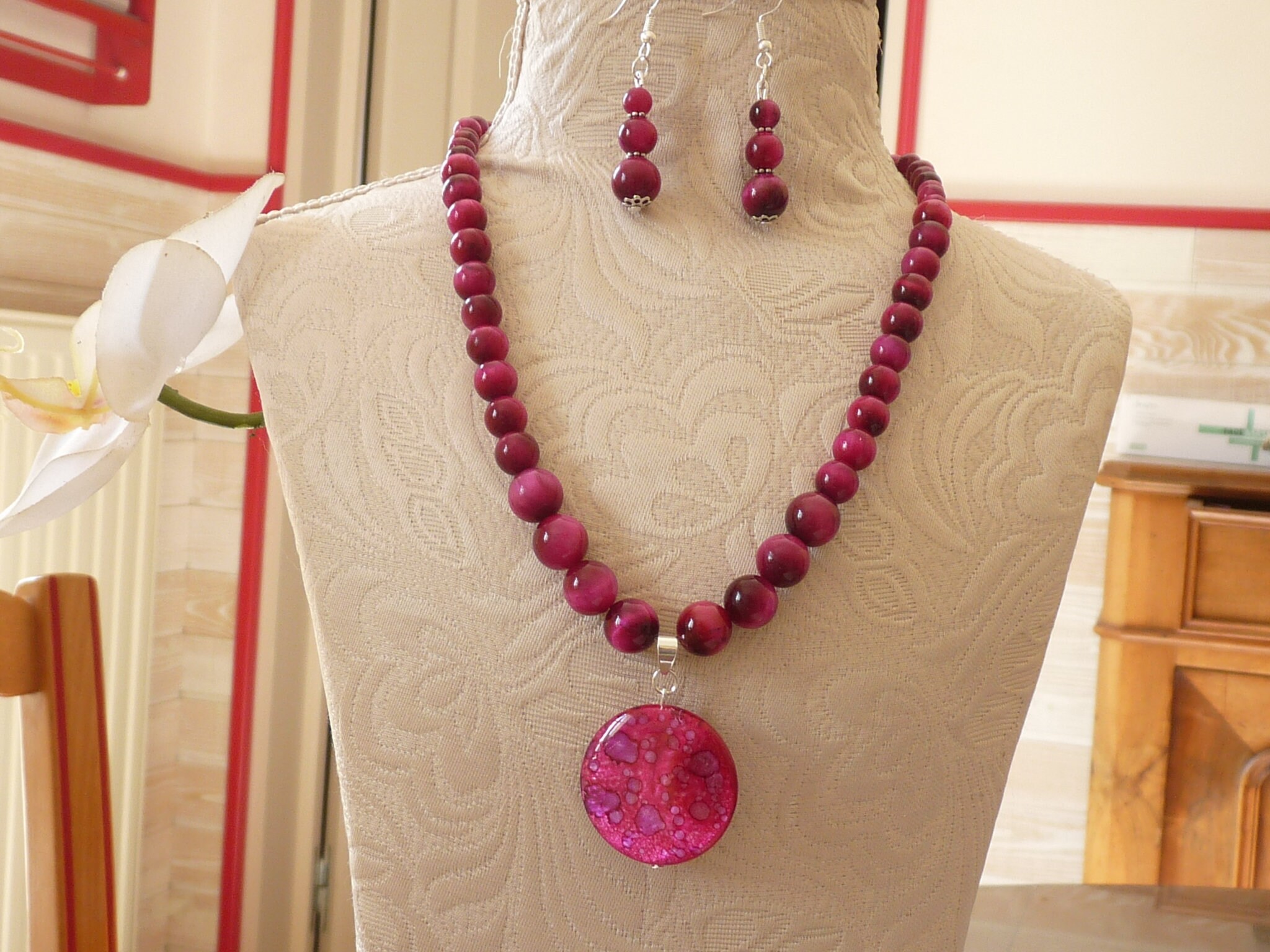 1 grosse perle ronde en acrylique violet, rose, bleu, écru, 20mm - Un grand  marché