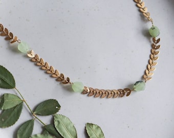 Collana Autunno con catena fogliare e prehnite sfaccettata