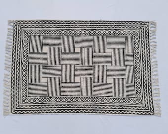 2&#39;X3&#39; Cotton Black & White Handblock Printed -  Handmade Block Print Small Rug 60*90 cm