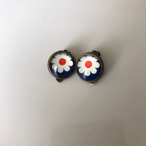 Flower ear clips bronze blue white