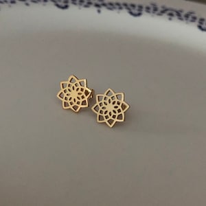 Mandala stud earrings light gold