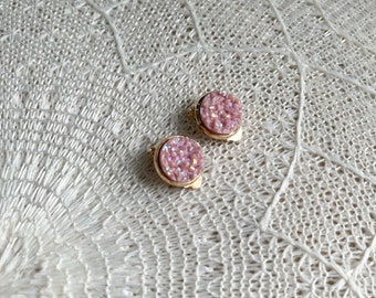 Ear clips champagne gold delicate pink “ice crystal”