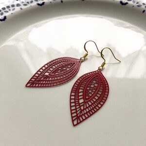 Pendientes alargados y ligeros, oro rojo