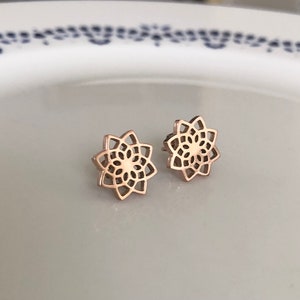 Boucles d'oreilles clous Mandala en or rose