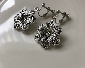 Blumen OhrCLIPS in silber