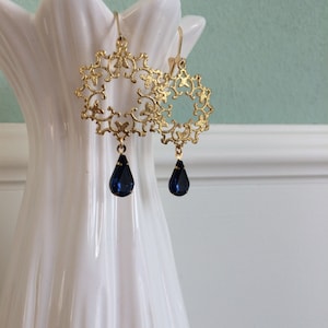 Ornamental earrings dark blue gold