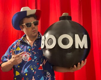 Giant Cartoon BOOM Prop | Looney-Style Retro Display Decor | Comedy Stage Accent | Studio Photo Prop | Viral Event Ball