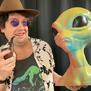 GIANT &quot;Beach-Fade&quot; Alien! Sunset-Color AND Custom Eye Color. HUGE Novelty Retro Space Alien Bust, Outer Space! Your Room Could Be Area 51!