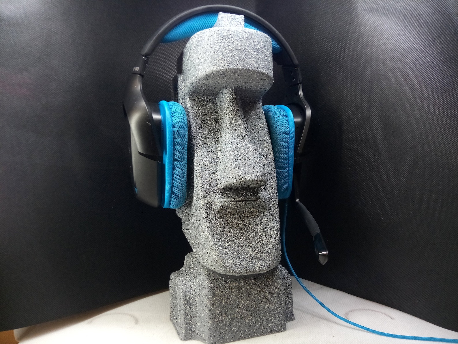 Moai Statue Headphone Rack Easter Island Statue Headset Hanger. Heads