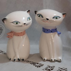Vintage Holt Howard 1958 Cozy Cat Kitten Squeaker Salt Pepper Shakers Green Cat Eye Pink Mouth Black Nose Pink Blue Collar Polka Dots