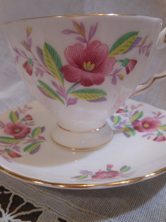 ヴィンテージタスカンファインイングリッシュボーンチャイナ