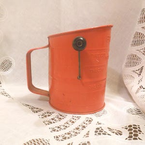 3 Cup Vintage Burnt Orange Bromwell's Measuring Sifter Made in USA Three Cups Two Cups One Cup Metal