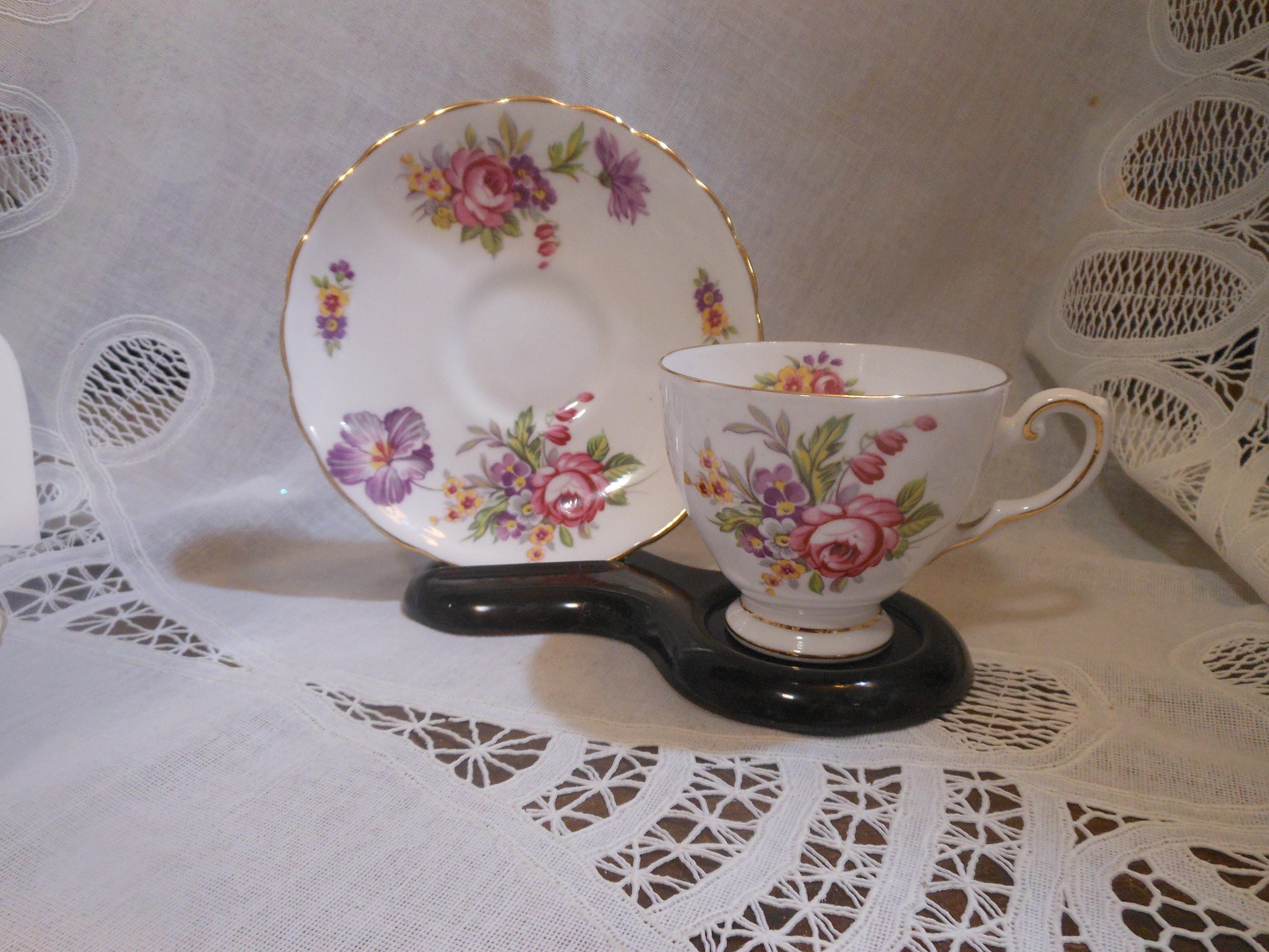 Beautiful Vintage Tuscan Fine English Bone China Cup & Saucer Set