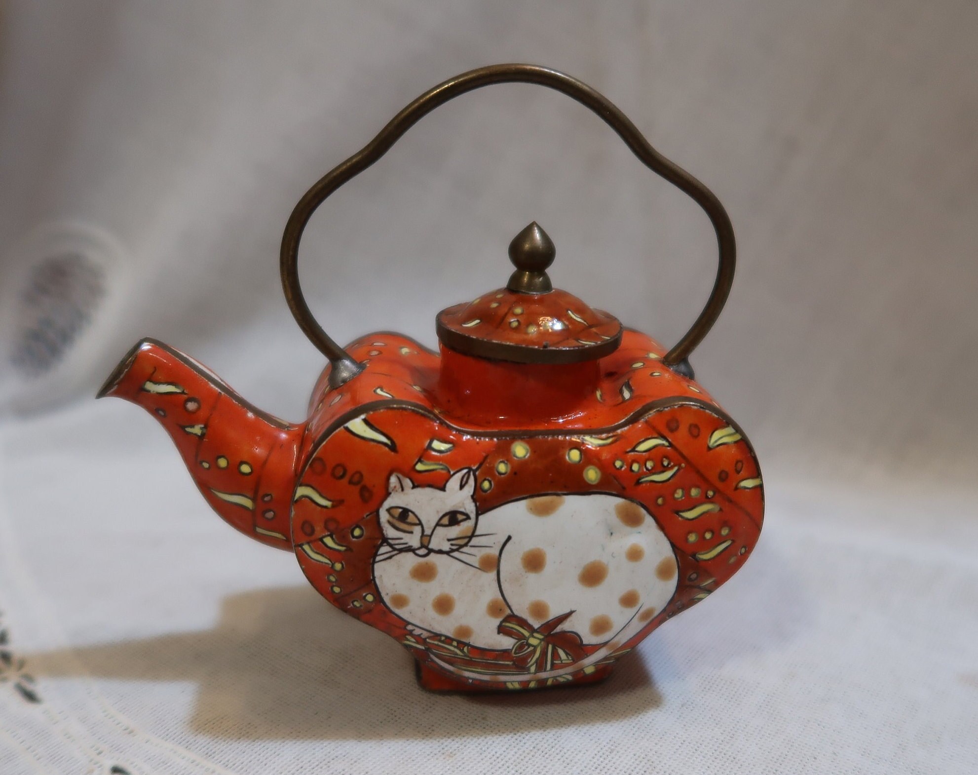 Kitty Miniature Enamel Teapots