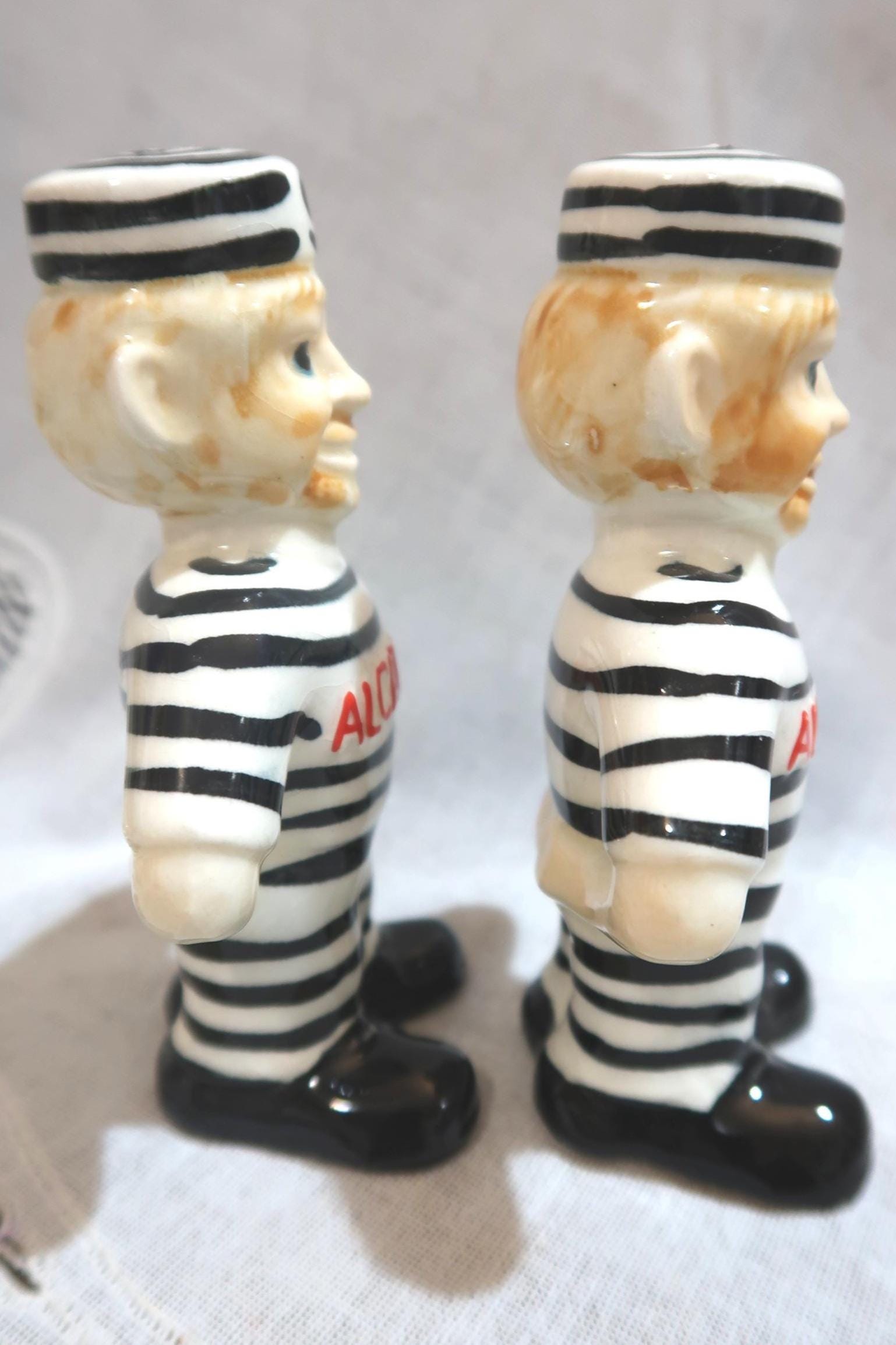 Yikes! Vintage Alcatraz Prisoner Salt Pepper Shakers Black White