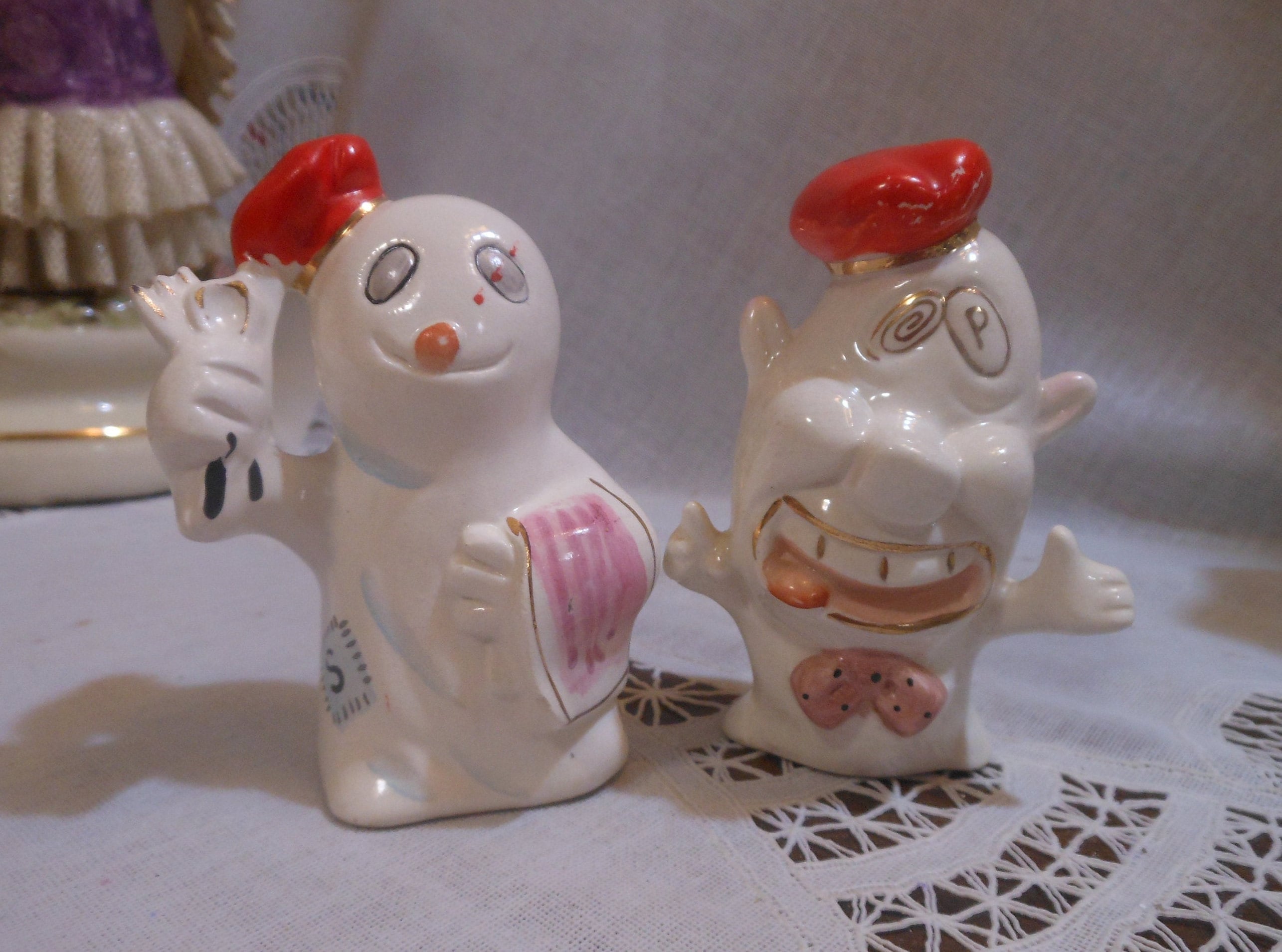 Tabletop Ghost Salt And Pepper Shakers Halloween Boo Spooky Shaker R0016  Blk/Or, 1 - Fry's Food Stores