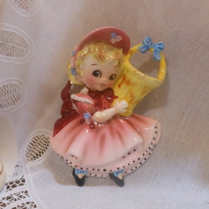 O! For Cute! Vintage Lefton Miss Dainty Full Body Girl Pink Dress Burgundy Bow Basket Eyelet Petticoat Blond Curls Ponytail Bonnet Blue #744