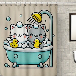 Süßer Katzen Duschvorhang, Cartoon Kätzchen in der Badewanne mit Gummienten, Entzückende Bubble Badezimmer Dekoration, Kawaii Tier Geschenk für Kinder