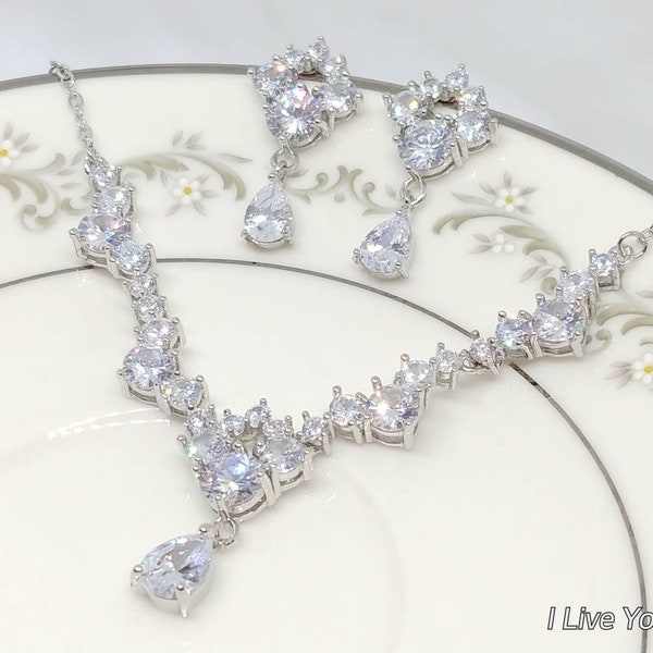 Mouse Ear Hidden Mickey Jewelry Set-Bridesmaid Gift-Bridal Jewelry Set-Bride Earrings-Wedding Jewelry-Bride Jewelry-Mickey Mouse Jewelry