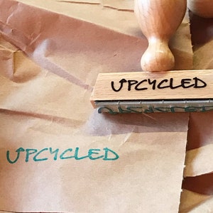 UPCYCLED - verwende kartons + verpackung ein zweites mal ! upcycling / recycling / recycle / wiederverwertung / reuse / stempel verpackungen