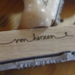 stempel "von herzen" mit herzerl für einladungen, geschenke, produkte, pakete, mitbringsel und post...  für geschenke mit herz