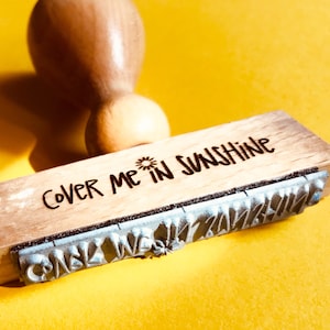 SONNIGER stempel "cover me in sunshine" - für gute-laune-post! stempel für frühling sommer herbst und winter ;-) - sonnige grüße / grußkarte